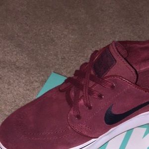 Meet your Posher, Henry